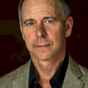 Photo star : Robert C Treveiler