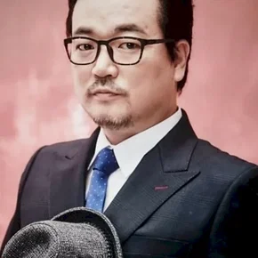 Photo star :  Lee Seo-hwan
