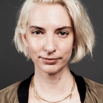  Sarah Daggar-Nickson