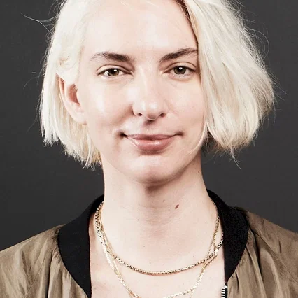  Sarah Daggar-Nickson