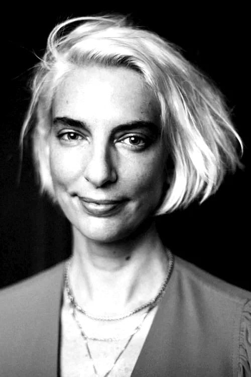  Sarah Daggar-Nickson