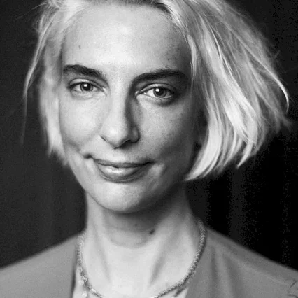  Sarah Daggar-Nickson