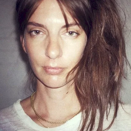  Sarah Daggar-Nickson