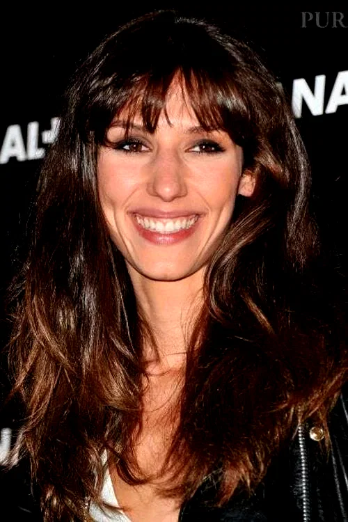  Doria Tillier
