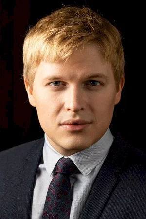  Ronan Farrow photo