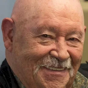 Photo star :  Barry Corbin
