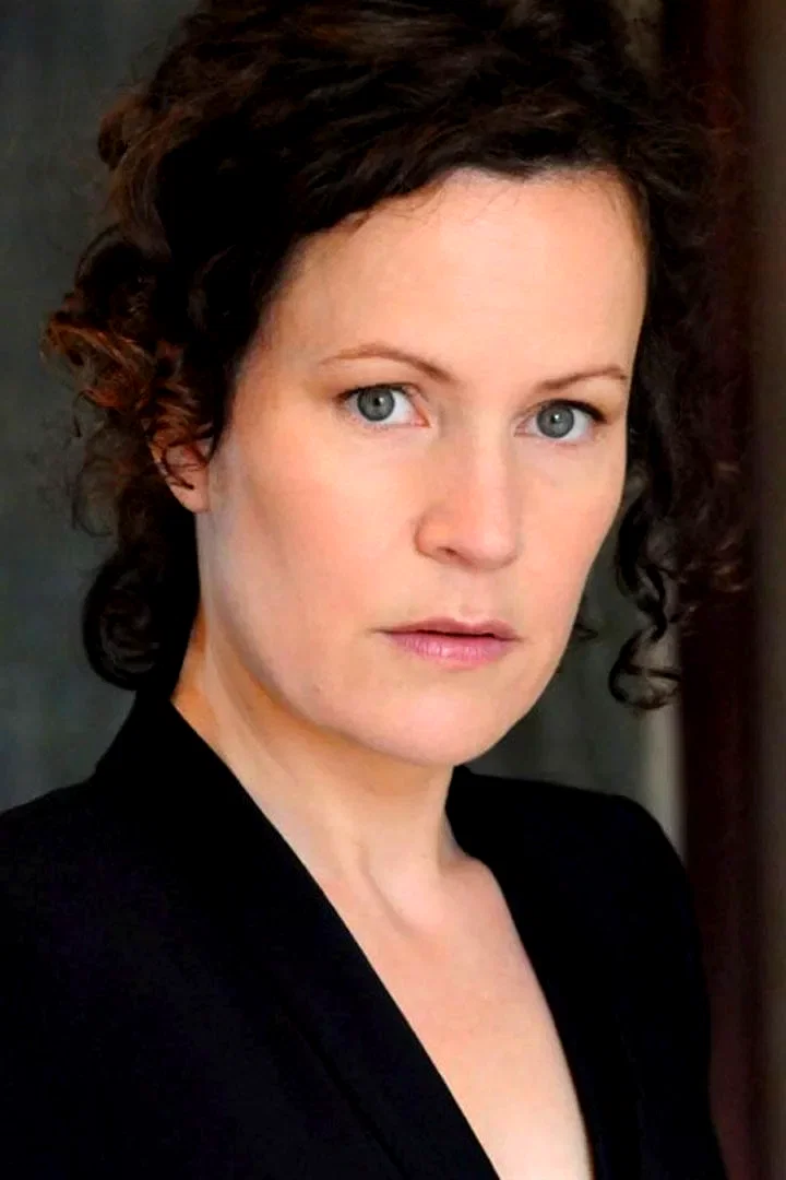  Caroline Piette