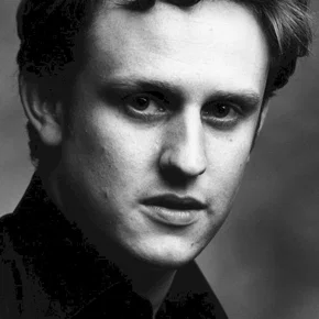 Photo star :  Richard Goulding
