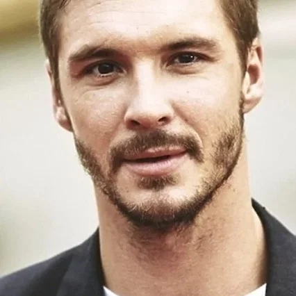  Mikołaj Roznerski