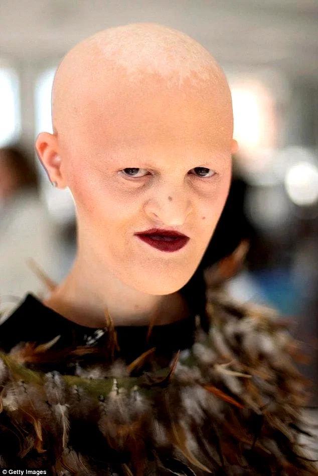  Melanie Gaydos