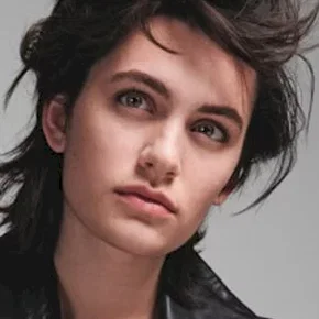 Photo star : Ella Rumpf