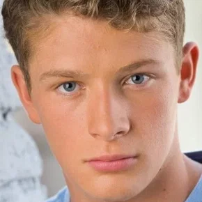 Photo star : Brett Dier