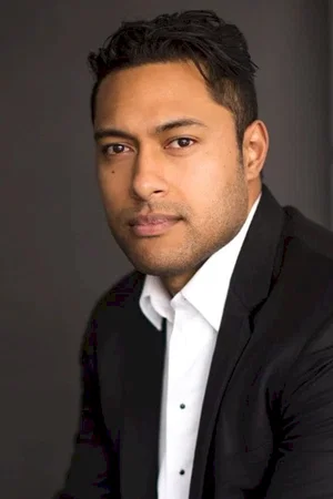  Uli Latukefu photo