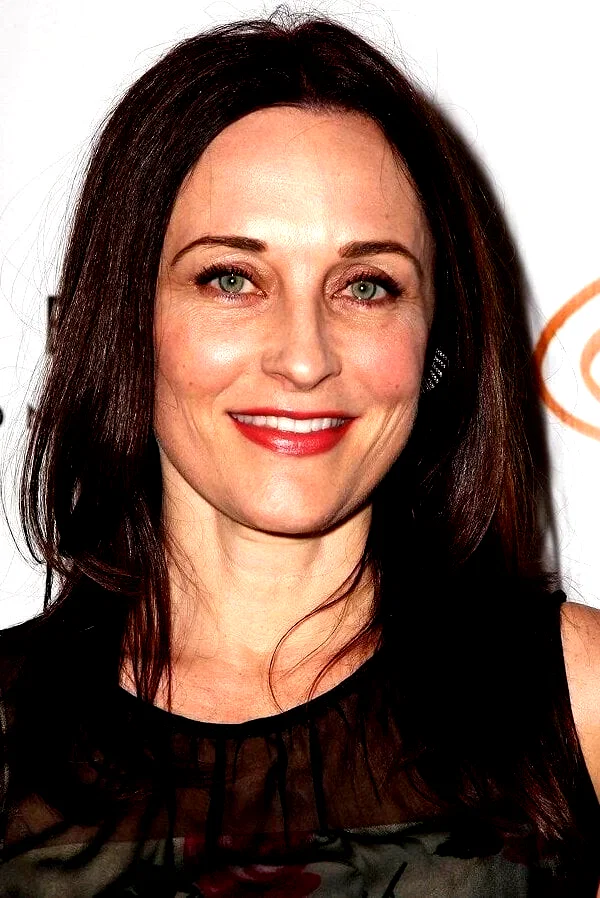  Courtenay Taylor