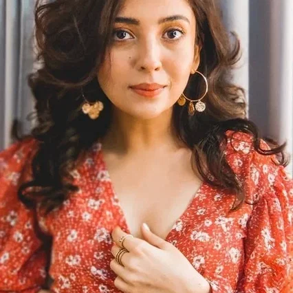  Barkha Singh
