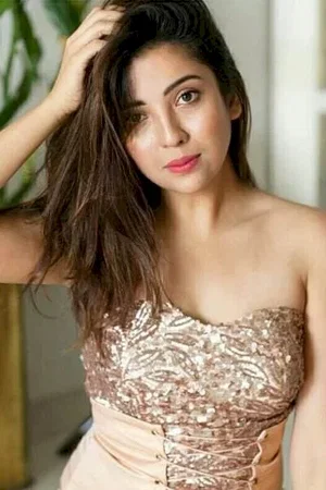  Barkha Singh