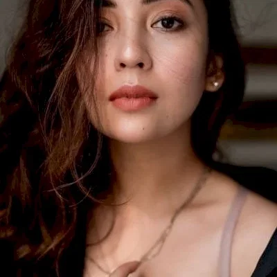  Barkha Singh