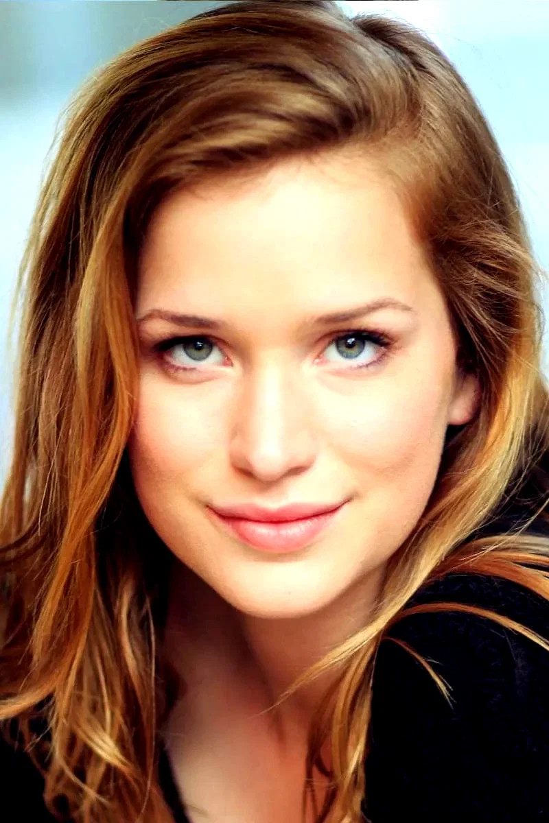  Elizabeth Lail