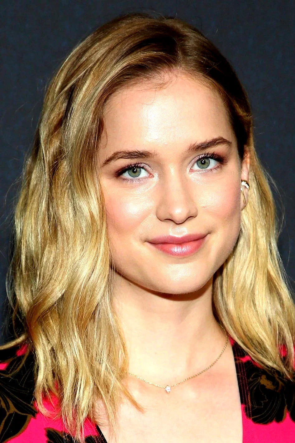  Elizabeth Lail