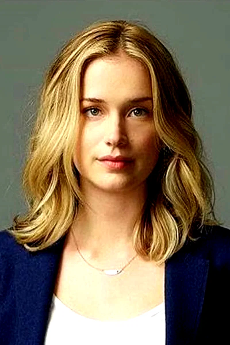  Elizabeth Lail