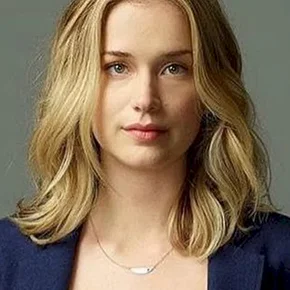 Photo star :  Elizabeth Lail