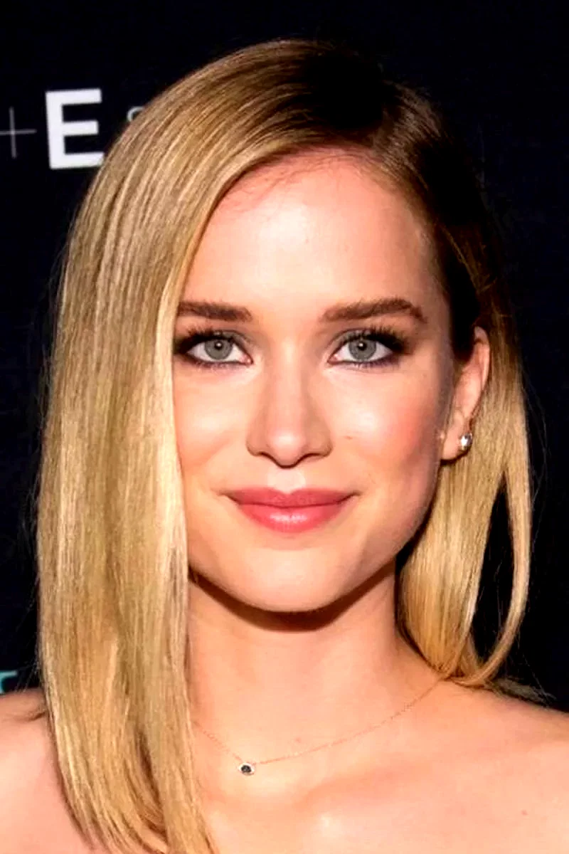  Elizabeth Lail