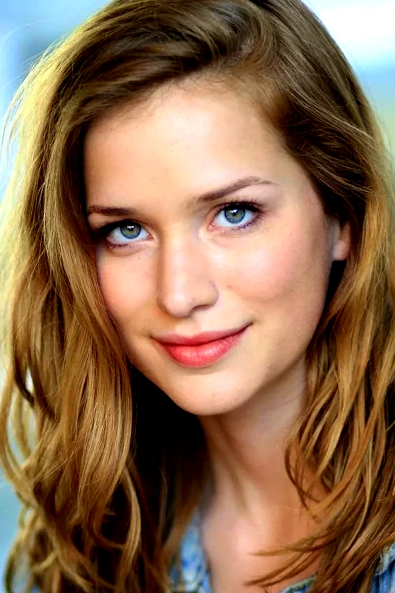  Elizabeth Lail