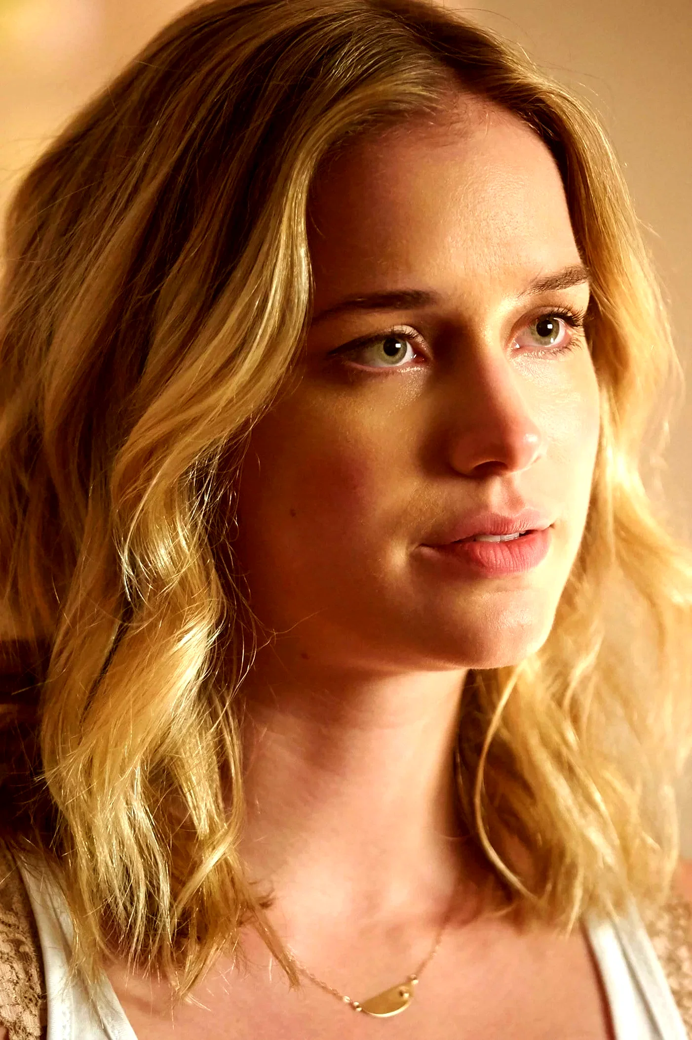 Elizabeth Lail
