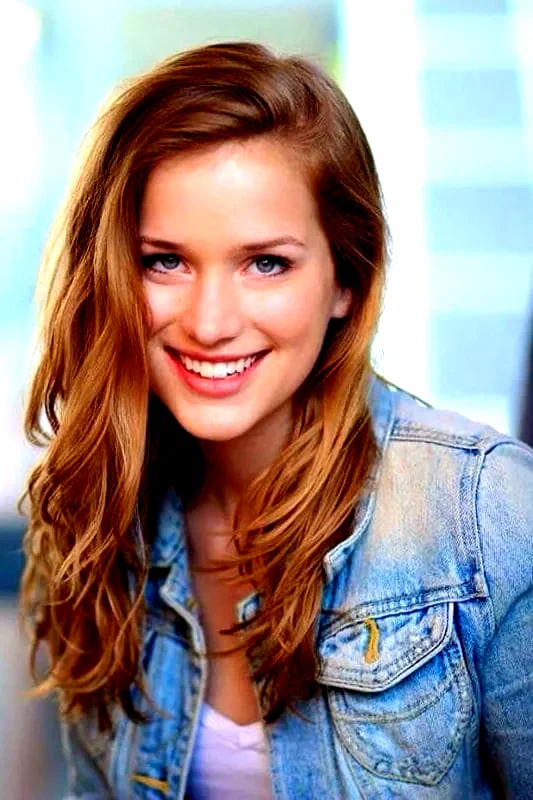  Elizabeth Lail