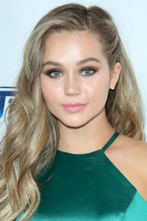  Brec Bassinger photo