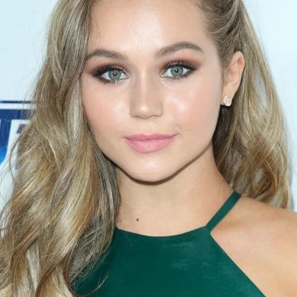  Brec Bassinger