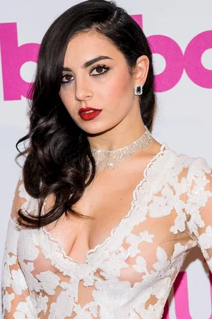  Charli XCX