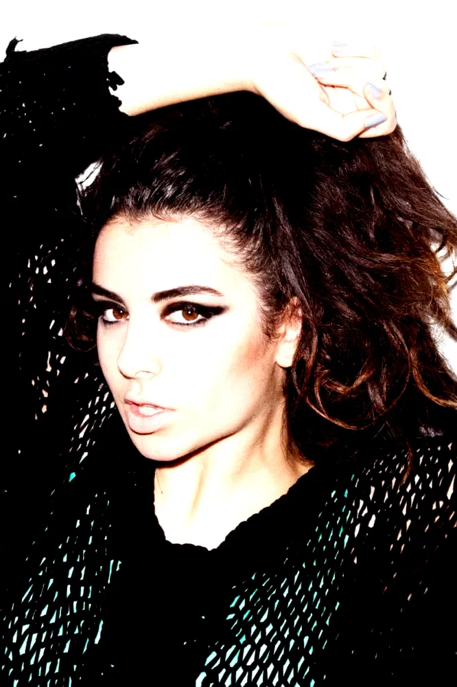  Charli XCX