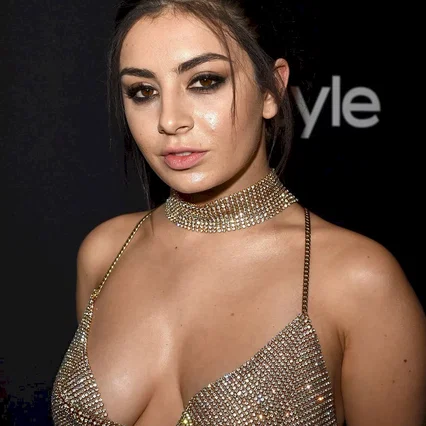  Charli XCX