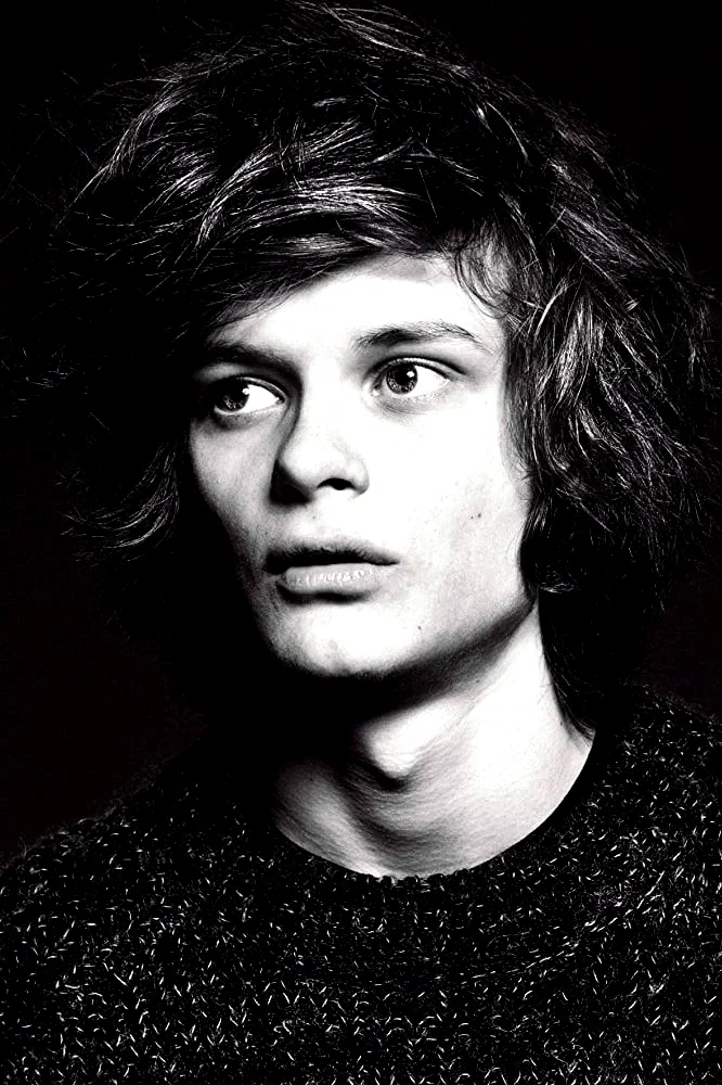 Charlie Tahan