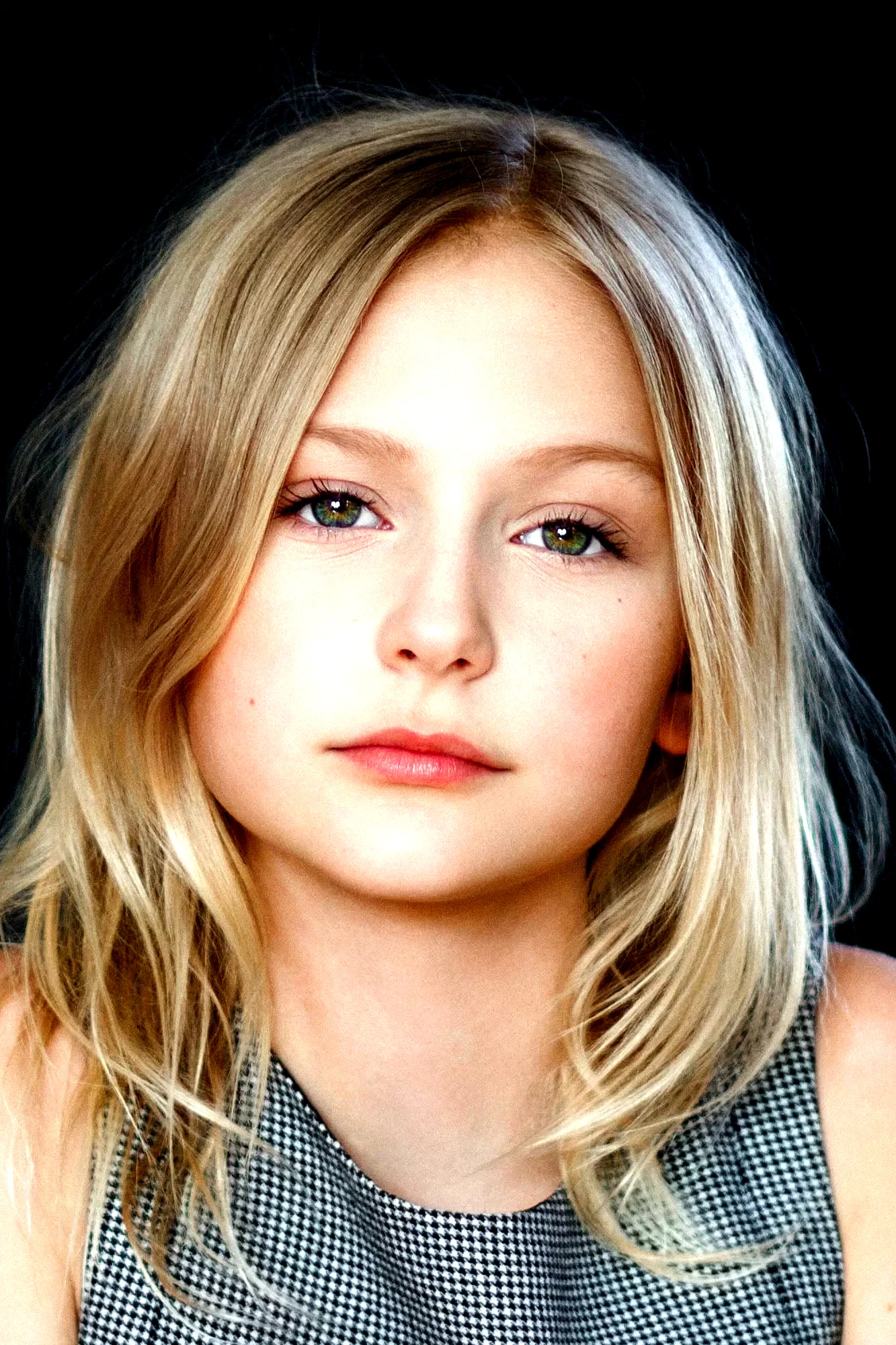 Alyvia Alyn Lind