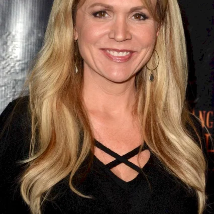  Barbara Alyn Woods