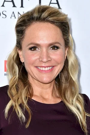  Barbara Alyn Woods