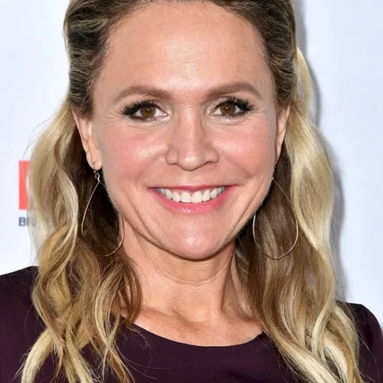  Barbara Alyn Woods