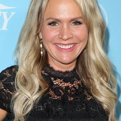 Barbara Alyn Woods