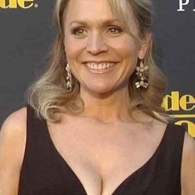  Barbara Alyn Woods