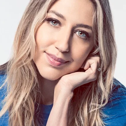  Heidi Gardner