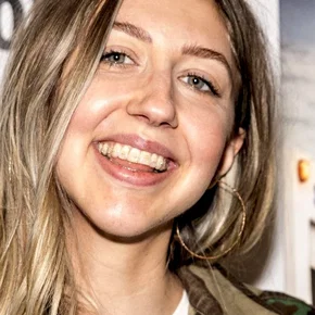 Photo star :  Heidi Gardner