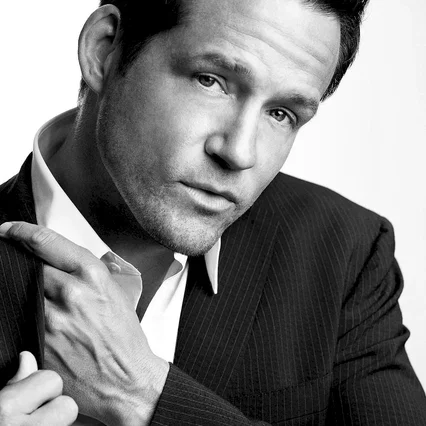  Josh Hopkins