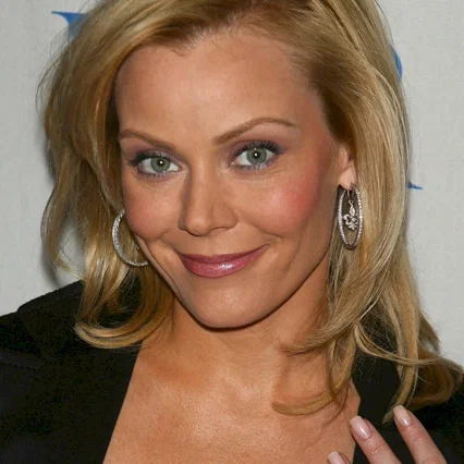 Gail O'grady
