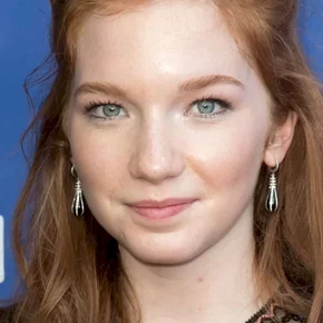 Photo star : Annalise Basso