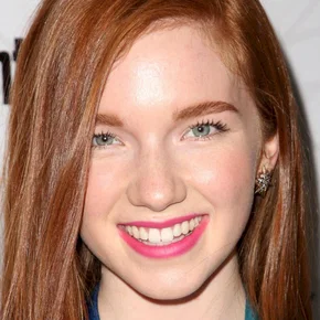 Photo star : Annalise Basso