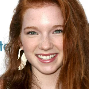 Photo star : Annalise Basso