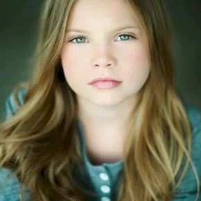 Photo star :  Violet Hicks