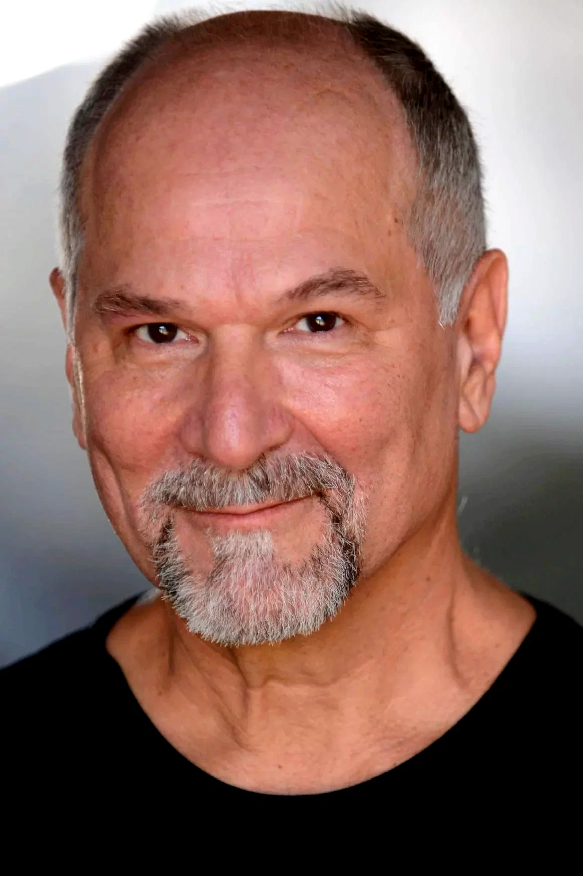 John  Kapelos